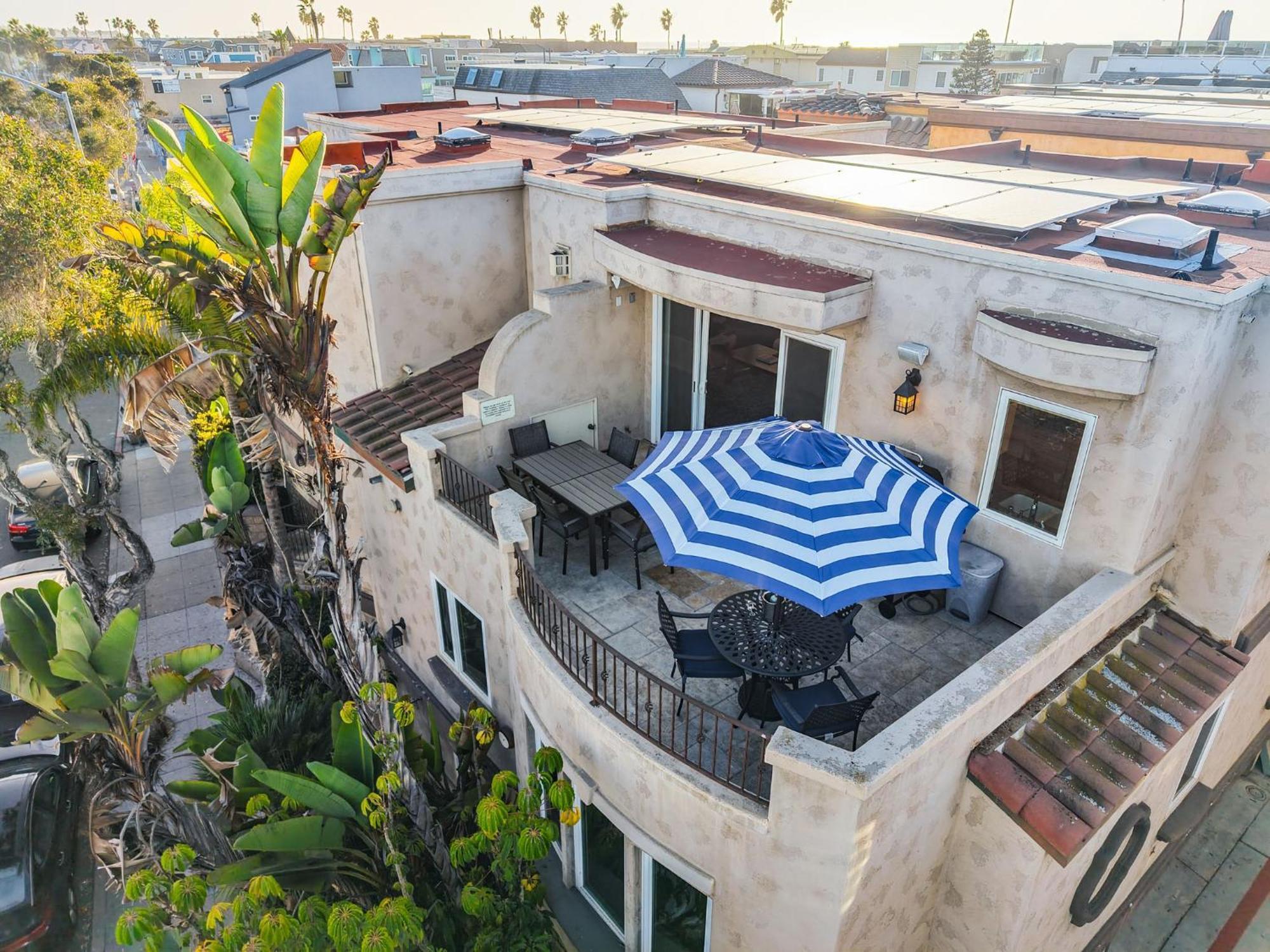 D2924 - Devon Corner * San Diego